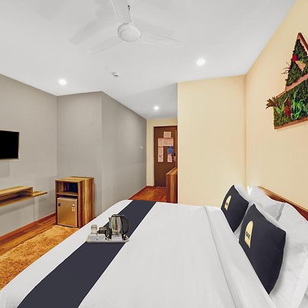 Hotel Super Townhouse Oak Hillside Aqua Khandagiri Esterno foto