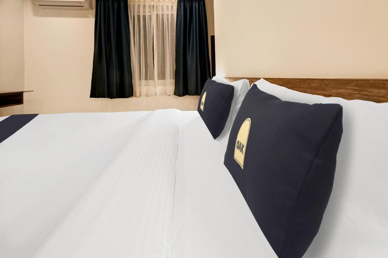 Hotel Super Townhouse Oak Hillside Aqua Khandagiri Esterno foto