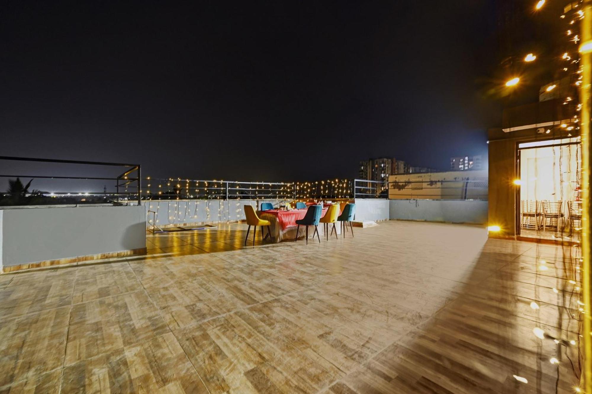 Hotel Super Townhouse Oak Hillside Aqua Khandagiri Esterno foto