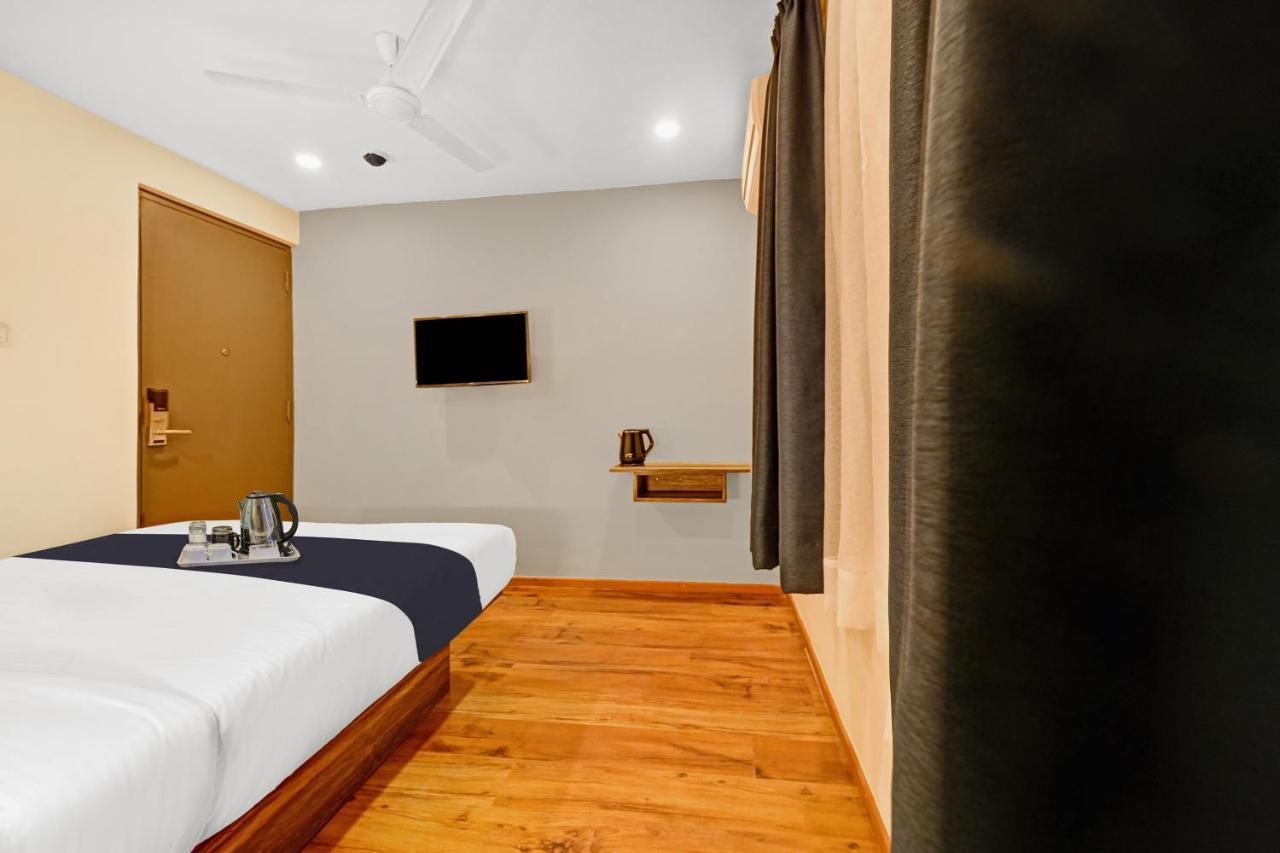Hotel Super Townhouse Oak Hillside Aqua Khandagiri Esterno foto