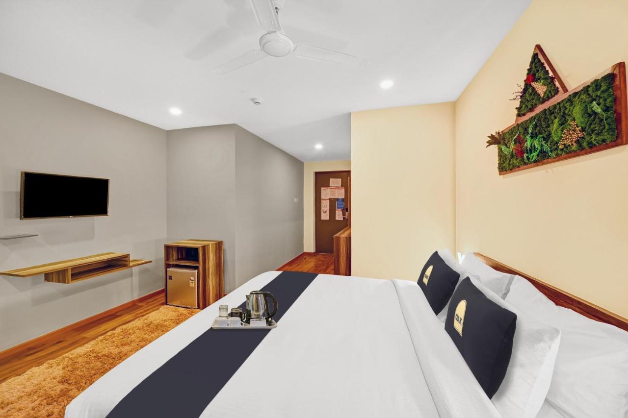 Hotel Super Townhouse Oak Hillside Aqua Khandagiri Esterno foto