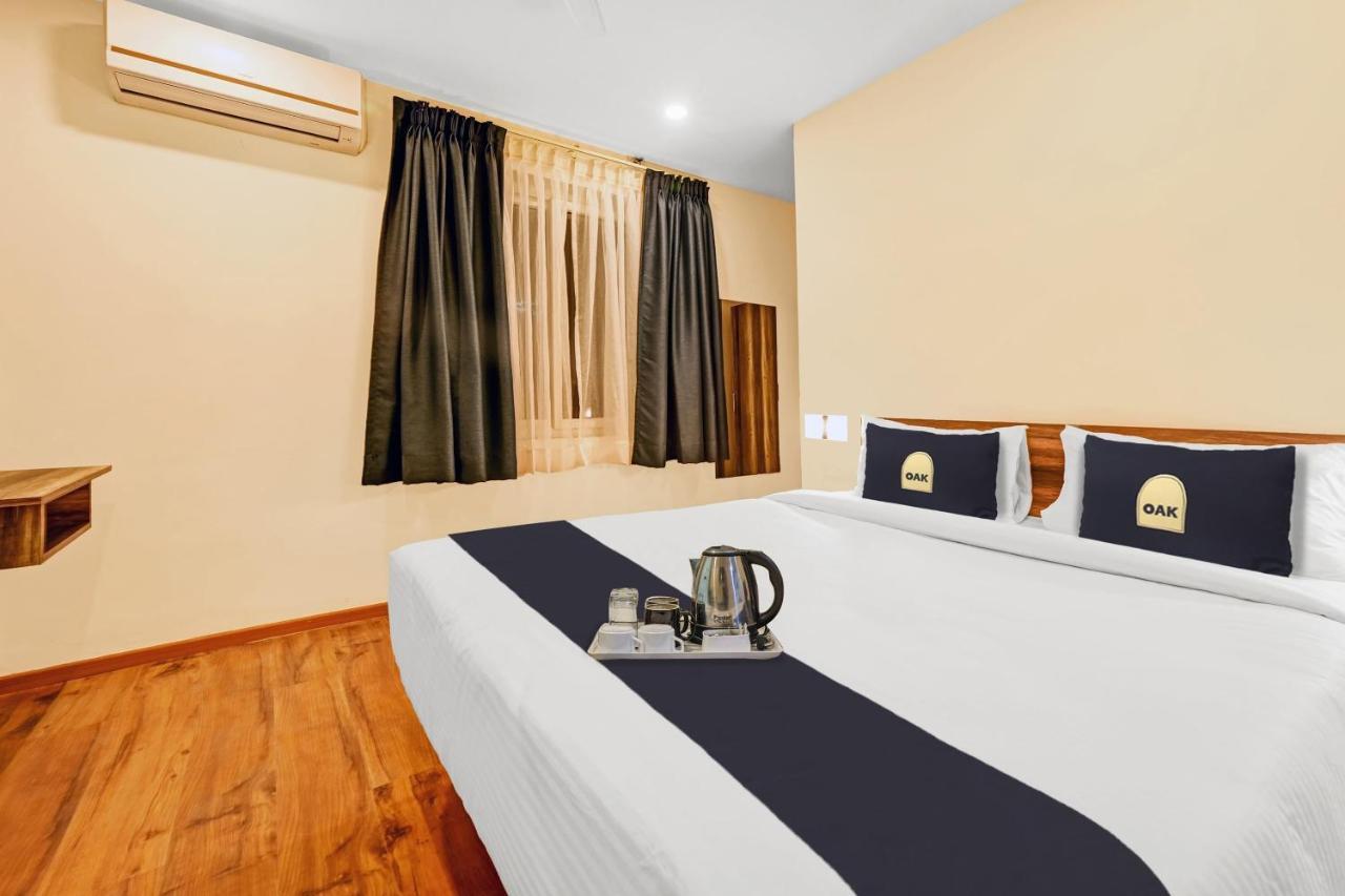 Hotel Super Townhouse Oak Hillside Aqua Khandagiri Esterno foto