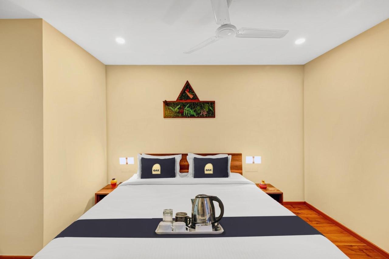 Hotel Super Townhouse Oak Hillside Aqua Khandagiri Esterno foto