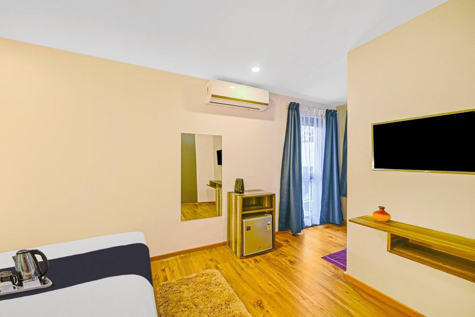 Hotel Super Townhouse Oak Hillside Aqua Khandagiri Esterno foto
