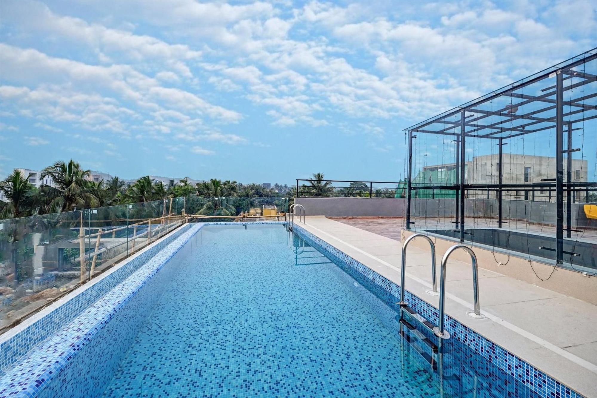Hotel Super Townhouse Oak Hillside Aqua Khandagiri Esterno foto