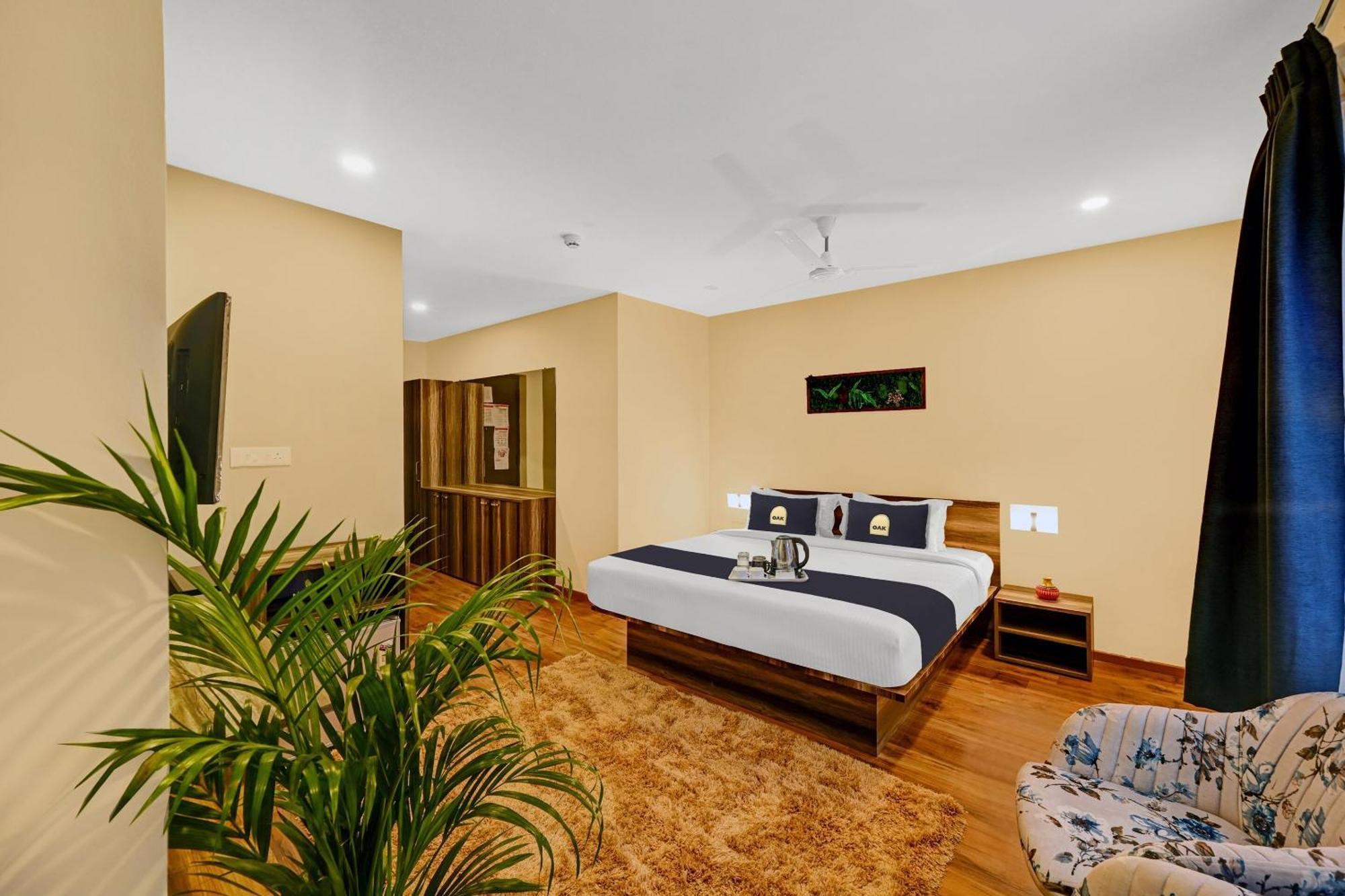 Hotel Super Townhouse Oak Hillside Aqua Khandagiri Esterno foto